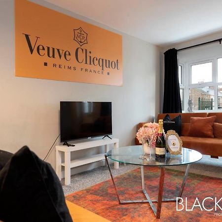 Champagne House - 4 Bed Property Plus 2 Sofa Beds By Bpne Darlington  Eksteriør bilde