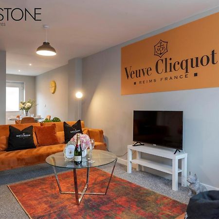 Champagne House - 4 Bed Property Plus 2 Sofa Beds By Bpne Darlington  Eksteriør bilde