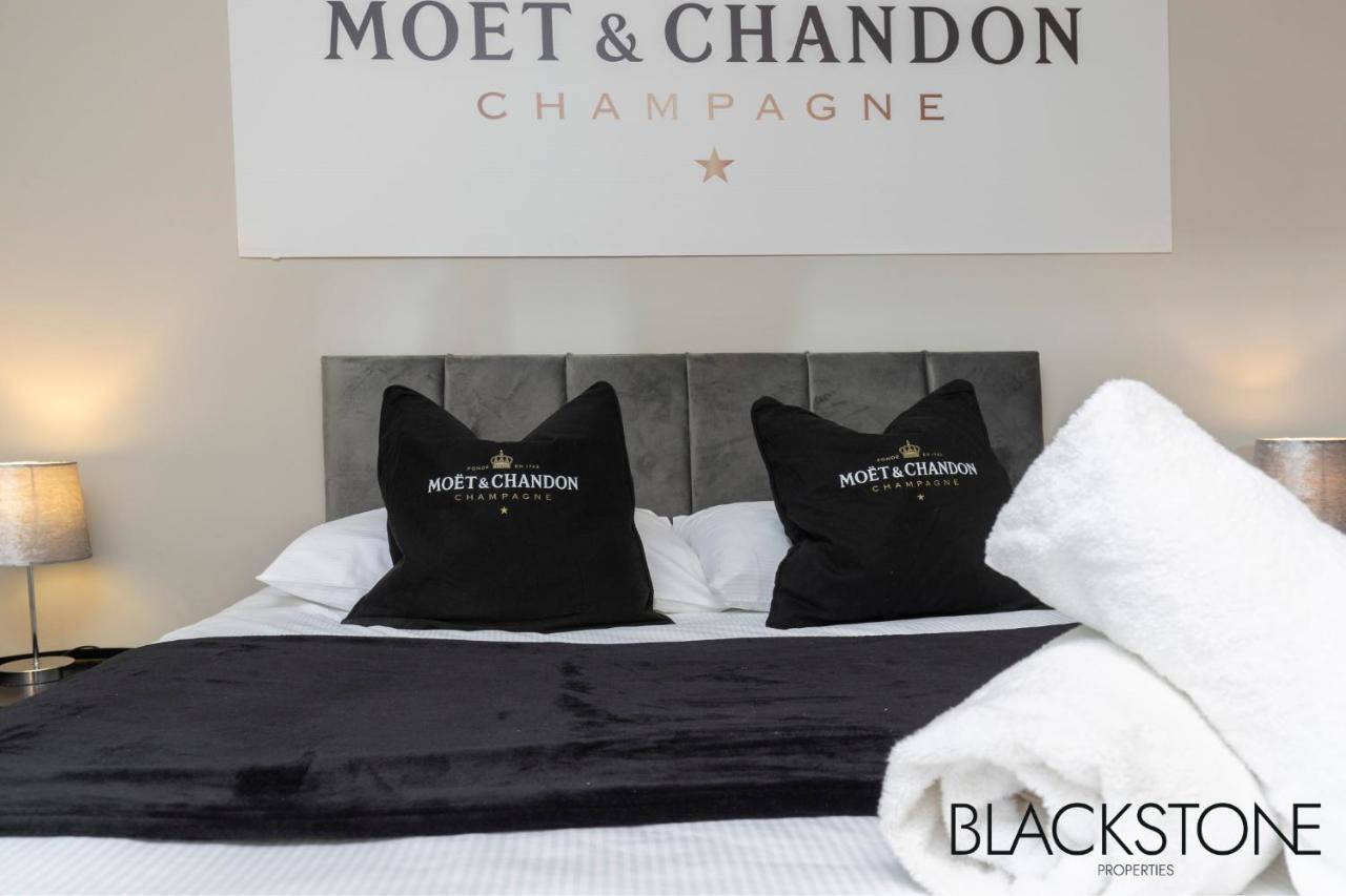 Champagne House - 4 Bed Property Plus 2 Sofa Beds By Bpne Darlington  Eksteriør bilde
