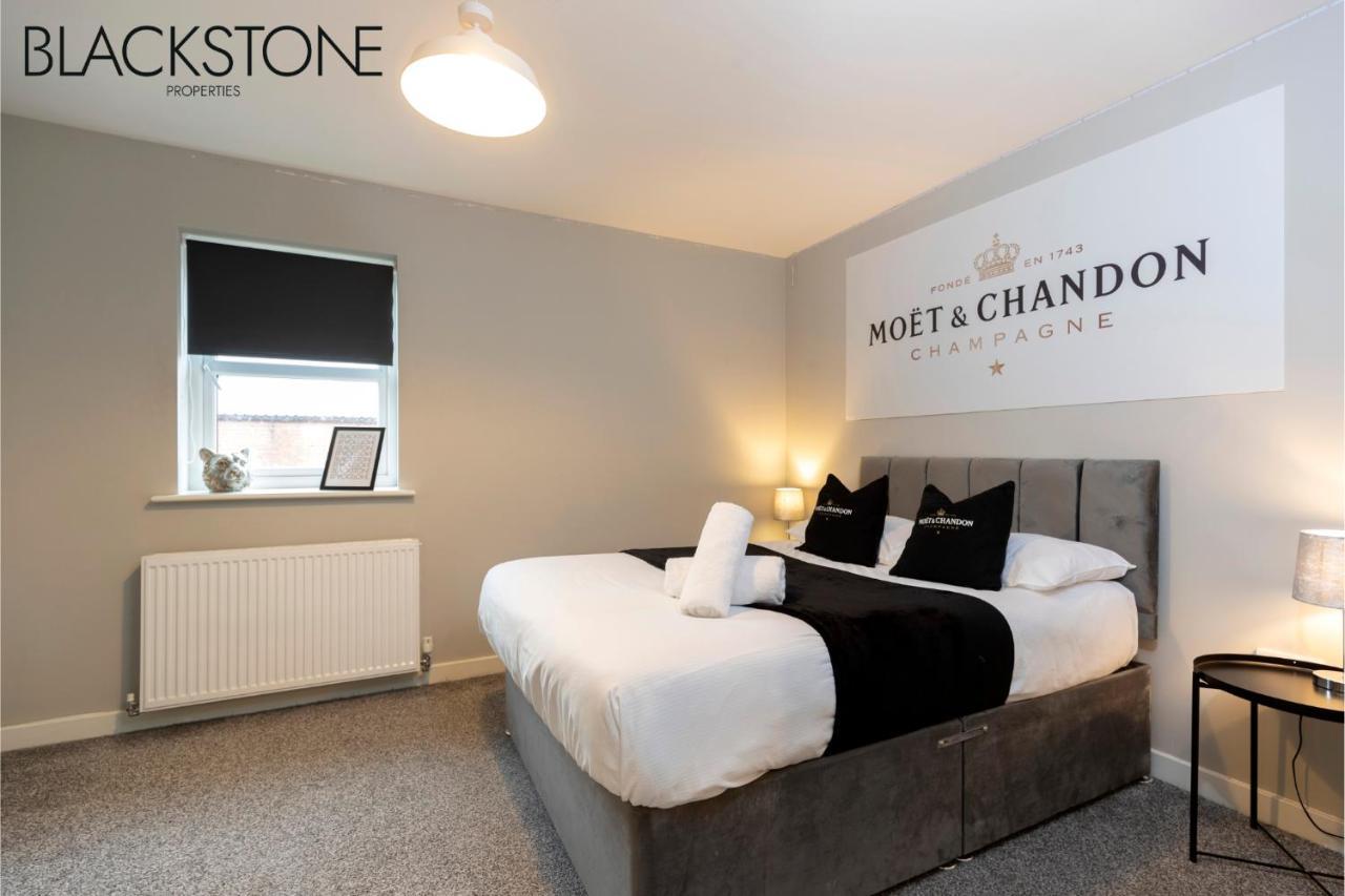 Champagne House - 4 Bed Property Plus 2 Sofa Beds By Bpne Darlington  Eksteriør bilde