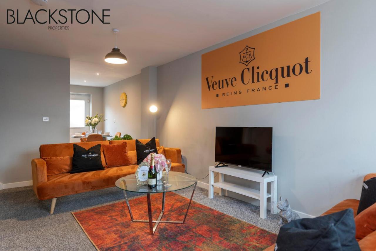 Champagne House - 4 Bed Property Plus 2 Sofa Beds By Bpne Darlington  Eksteriør bilde