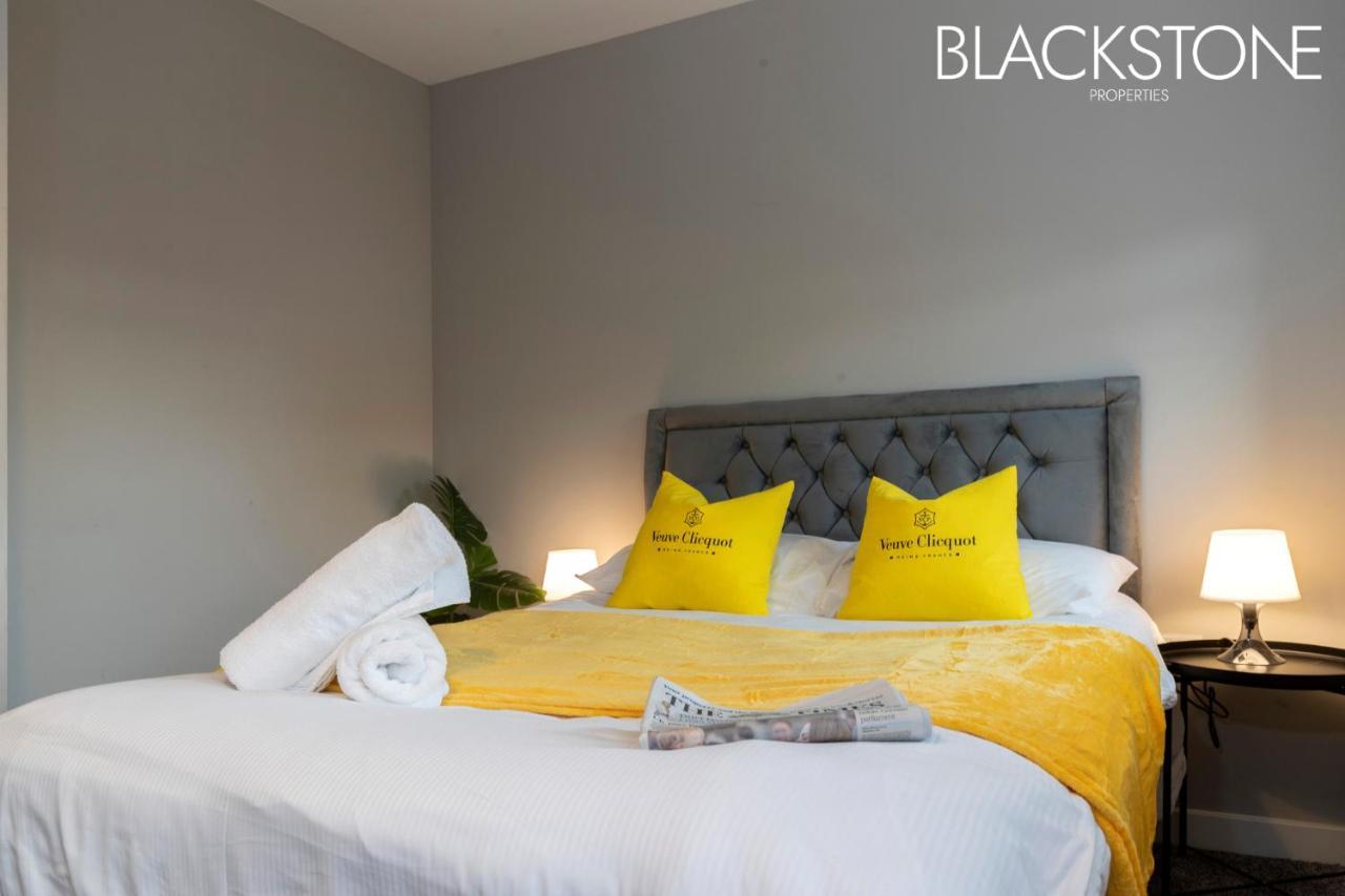 Champagne House - 4 Bed Property Plus 2 Sofa Beds By Bpne Darlington  Eksteriør bilde