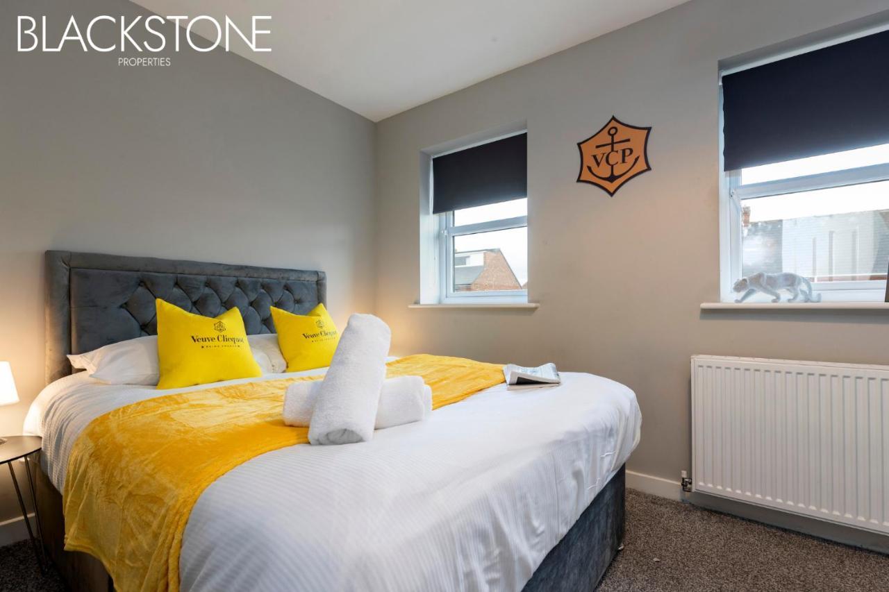 Champagne House - 4 Bed Property Plus 2 Sofa Beds By Bpne Darlington  Eksteriør bilde