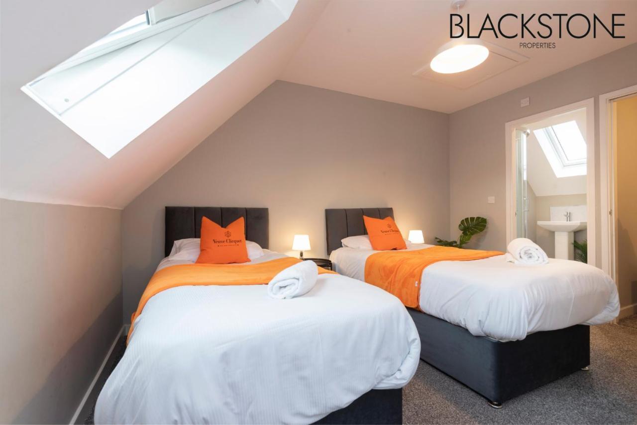 Champagne House - 4 Bed Property Plus 2 Sofa Beds By Bpne Darlington  Eksteriør bilde