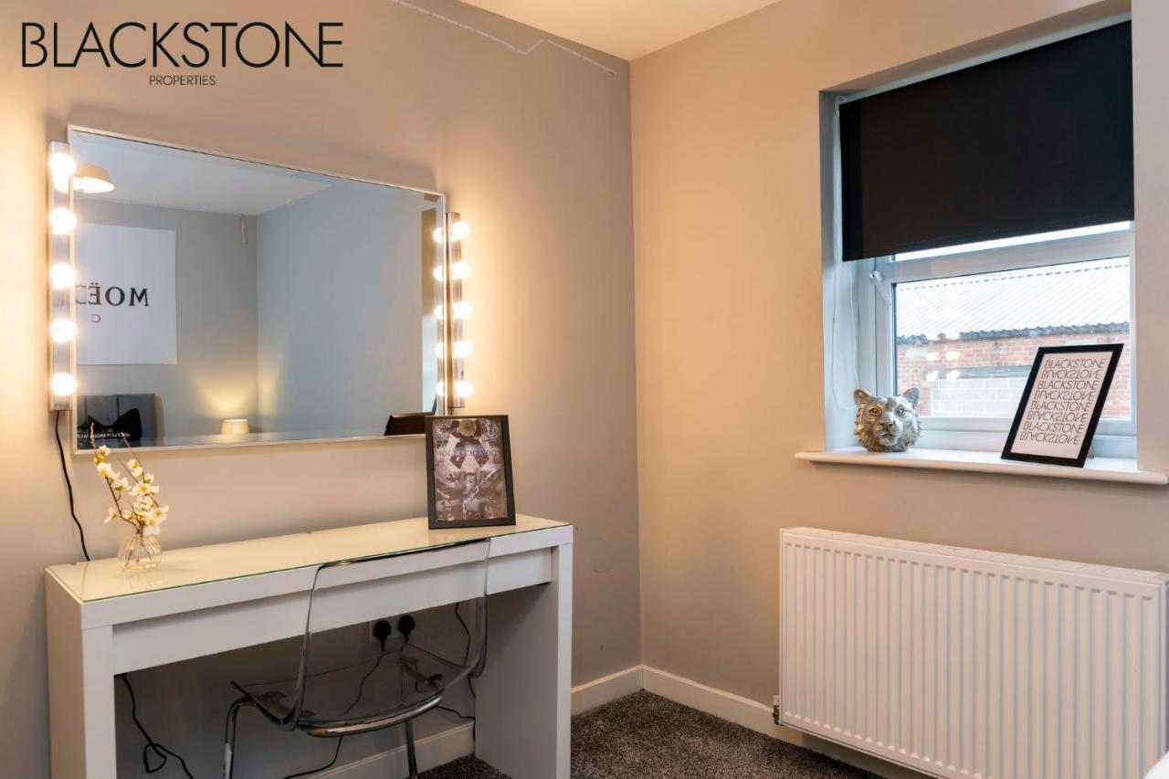 Champagne House - 4 Bed Property Plus 2 Sofa Beds By Bpne Darlington  Eksteriør bilde
