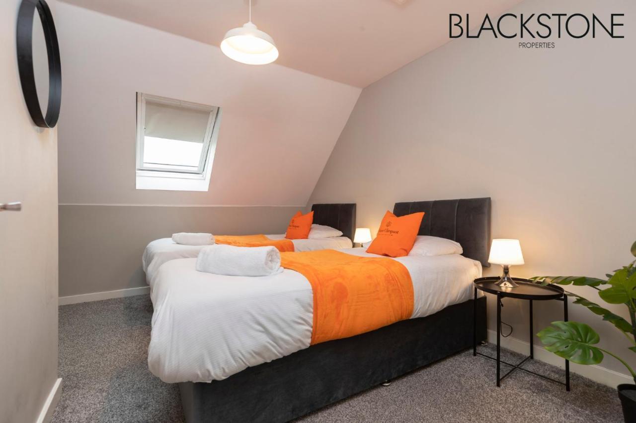 Champagne House - 4 Bed Property Plus 2 Sofa Beds By Bpne Darlington  Eksteriør bilde